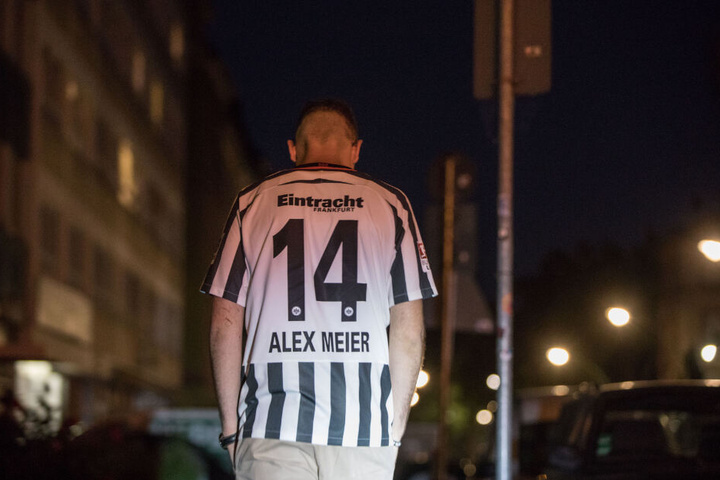 Der Mann schrie lautstark die Eintracht-Parole "SGE". (Symbolbild)