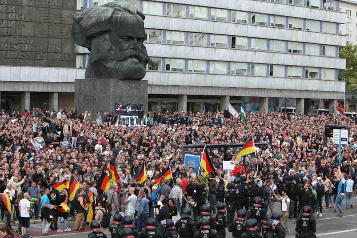 Proteste im Sommer 2018. Nach dem Messerangriff auf Daniel H. (†35) dominierten Rechte und Rechtsextreme das öffentliche Bild von Chemnitz.