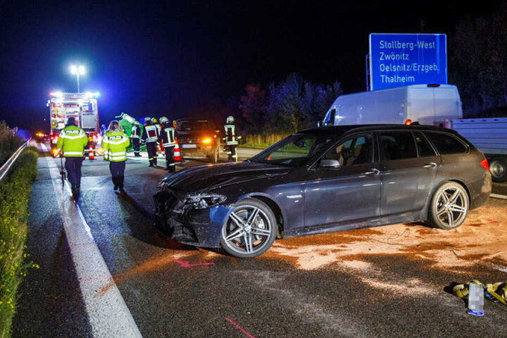 Unfall auf der A 72: Ein VW mit Anhänger hatte beim Spurwechsel diesen BMW übersehen.