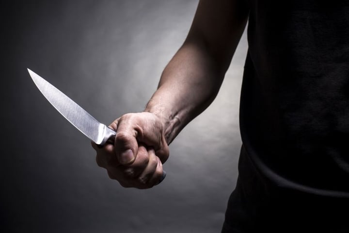 Mit dem Survivalmesser attackierte der Mann die Polizisten. (Symbolbild)
