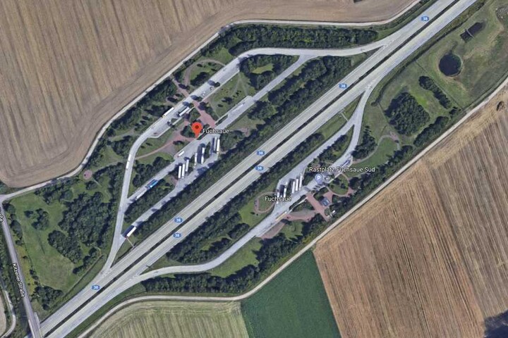 Der Rastplatz Fuchsaue an der A38: Hier starb am späten Freitagabend ein 56-jähriger Pole.