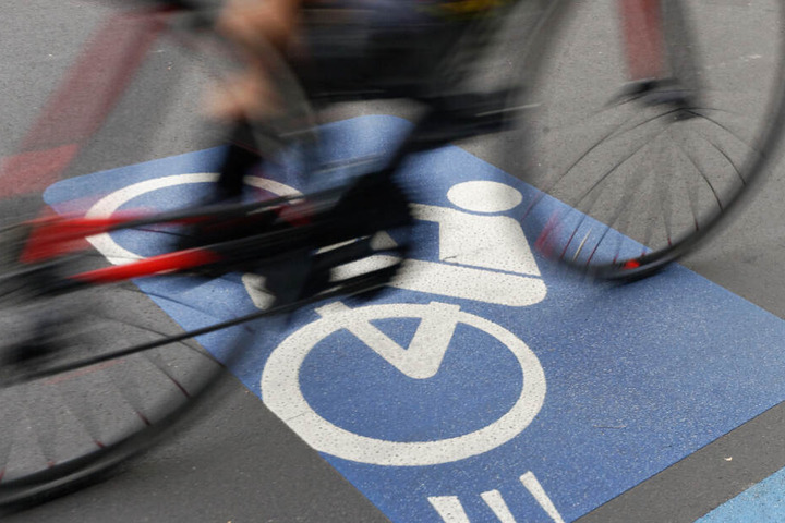 Schnellstraßen gibt es inzwischen auch schon für EBikes. Fünf neue Verbindungen sollen nun Leipzig mit Taucha, Markkleeberg, Markranstädt, Schkeuditz und Naunhof verbinden. (Symbolbild)