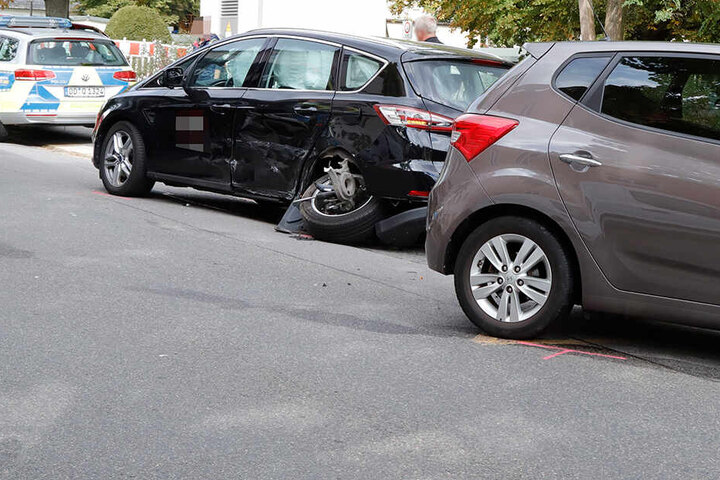 Die Straße wurde nach dem Crash gesperrt.
