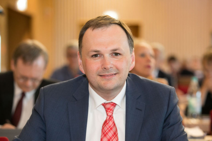 Linke-Chef André Schollbach (38).