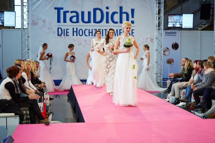 Auf der Hochzeitsmesse "Trau Dich!" in Stuttgart, können sich künftige Brautpaare viele Anregungen und Ideen für ihre Feier holen.