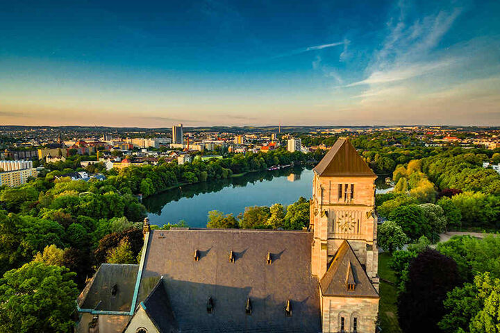 Auch der Blick über den Schlossteich darf nicht fehlen.