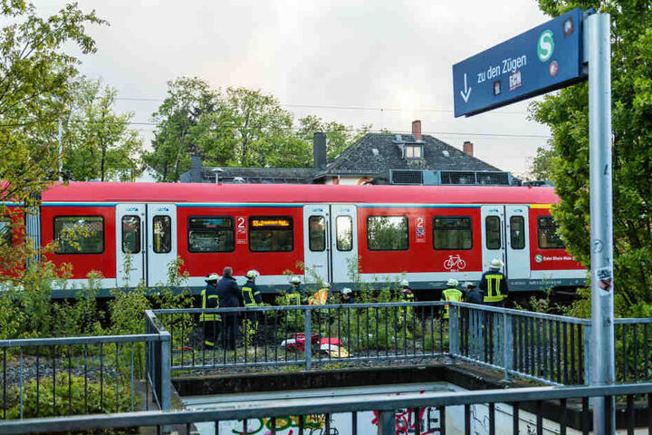 Feuerwehr und Notarzt kümmerten sich um den Verletzten.