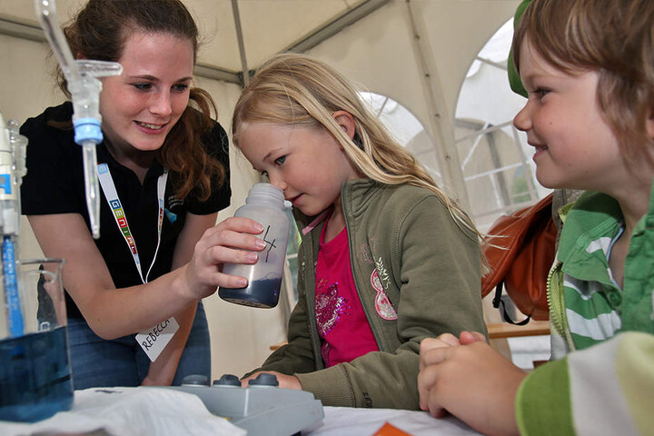 Kinder und Jugendliche sollen durch die GENIALE für Wissenschaft und Forschung begeistert werden.