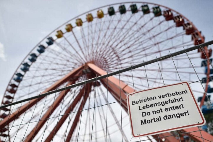 Das Wahrzeichen des einst so belebten Vergnügungsparks in Berlin: Das Riesenrad.