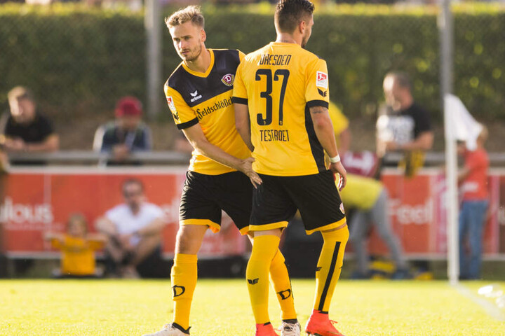 Lucas Röser (li.) und Pascal Testroet teilen sich ein Zimmer und kämpfen gegeneinander um den Platz im dynamischen Sturmzentrum.