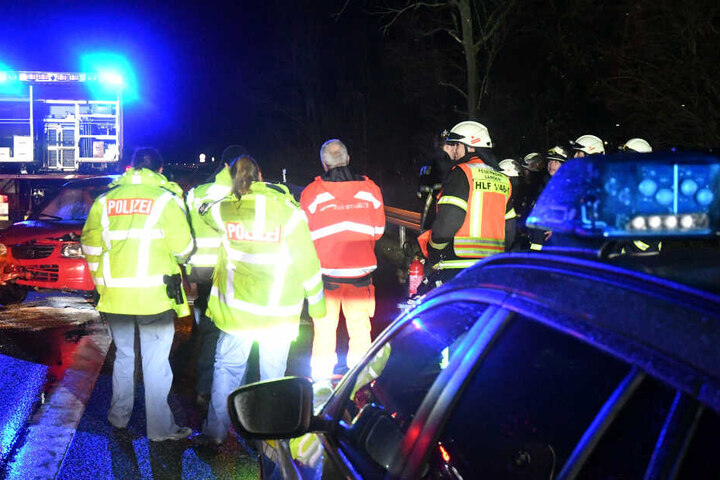 Zahlreiche Einsatzkräfte waren vor Ort.