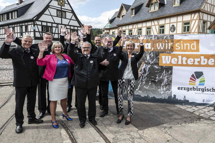 Jubel in Olbernhau: Politiker, Bergleute und Touristiker feierten am Sonntag den Titel.