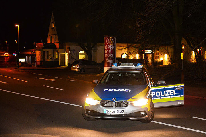 Die Polizei sperrte das Gebiet weiträumig ab.