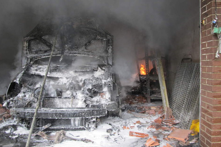 Vom Wagen blieb nach dem Brand nichts mehr übrig.