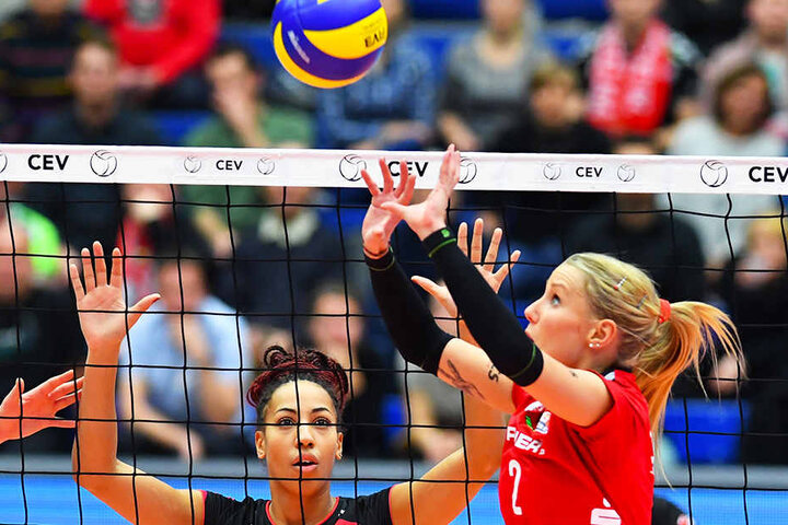 Mareen von Römer im Zuspiel beim 0:3 gegen Busto Arsizio.