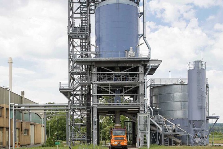 In dieser Anlage wird der kompostierbare Rest des Schlammes abtransportiert. Die meisten Gerüche entstehen in diesem Bereich.