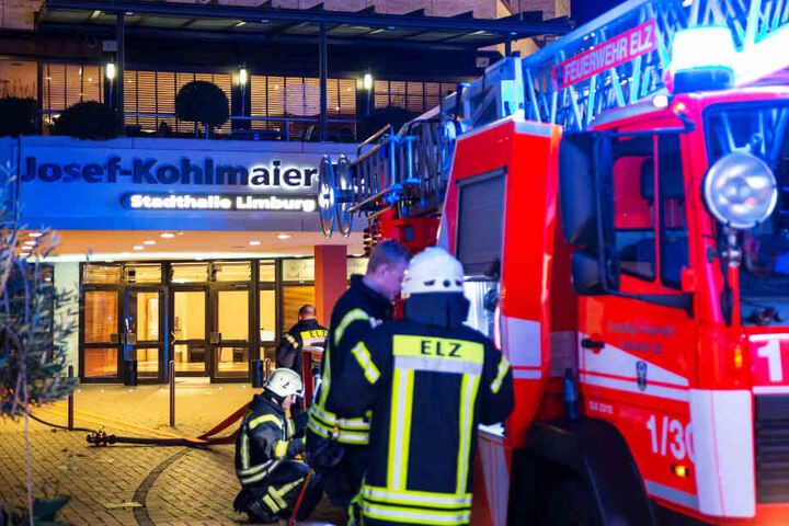Die Brandursache ist noch völlig unklar.