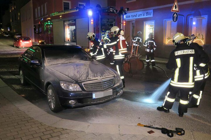 Die Feuerwehr Aue vor Ort.