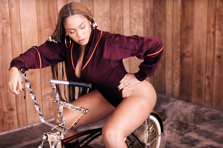 In der Video-Präsentation taucht Beyoncé mehrfach auf.