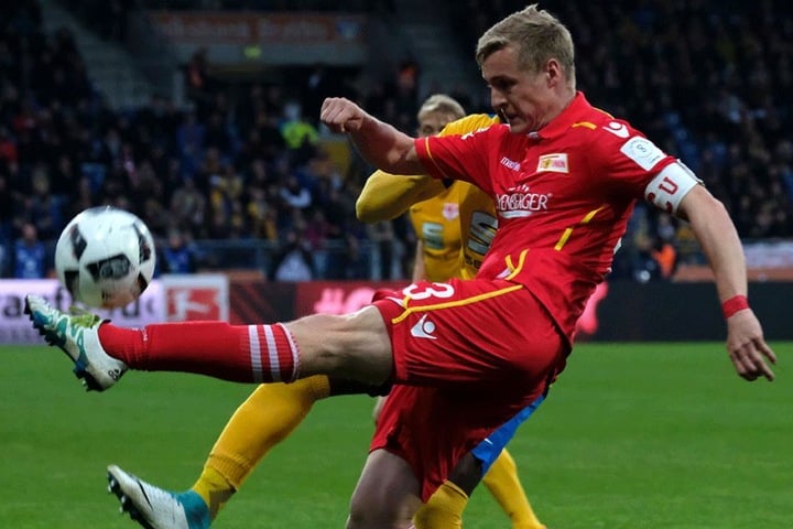 Felix Kroos bleibt auch in der kommenden Saison Kapitän von Union Berlin.