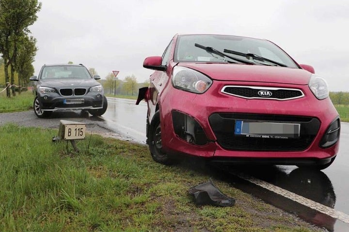 Der BMW krachte dem Kia hinten drauf.