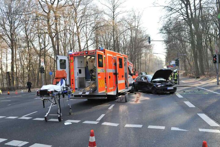 Im Krankenwagen befand sich eine Patientin.