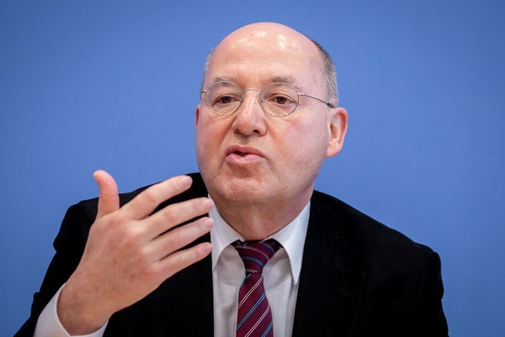 Er ist einer der beliebtesten Deutschen Politiker und ein begnadeter Talkmaster: Gregor Gysi.