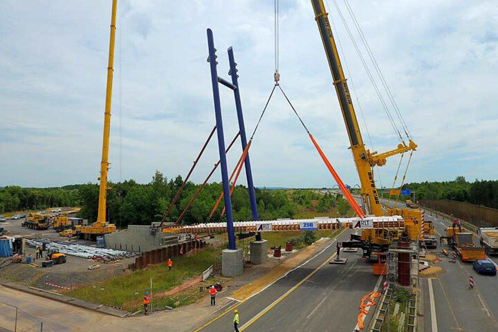 So sah die Baustelle im vergangenen Sommer aus. Bald sollen die Bauarbeiten an der Pylonbrücke abgeschlossen werden.