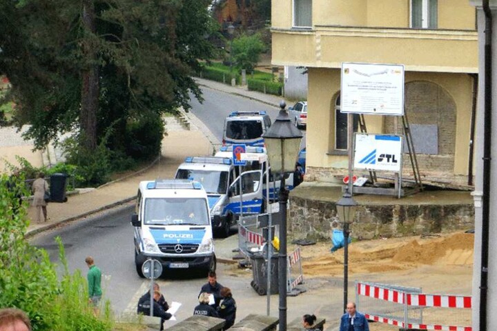 Die Polizei wird darüber wachen, dass zum Jahreswechsel an der Altstadtbrücke in Görlitz das Feuerwerksverbot eingehalten wird (Archivbild).