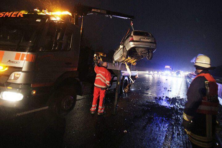 Auch der Opel Astra musste abtransportiert werden.