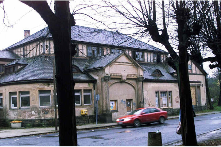 Schon 2002 machte das Jugendstil-Gebäude einen maroden Eindruck.