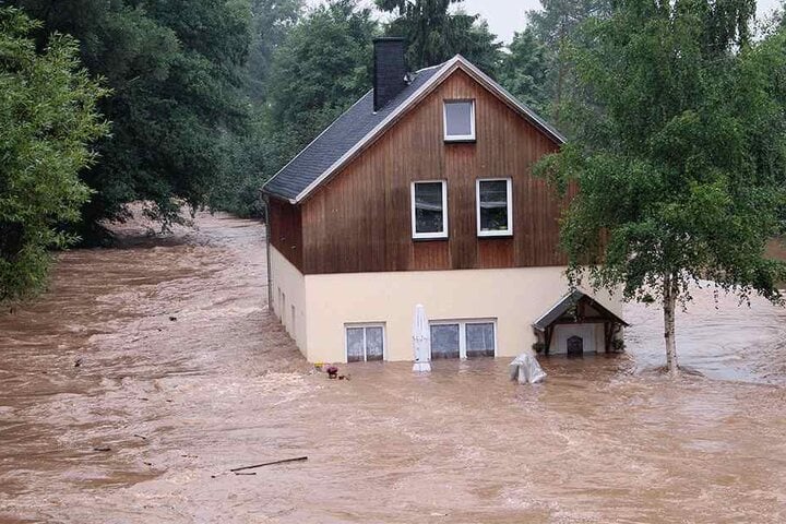 Das Haus von Tino Frohberg wurde vor zehn Jahren von der Würschnitz eingeschlossen.