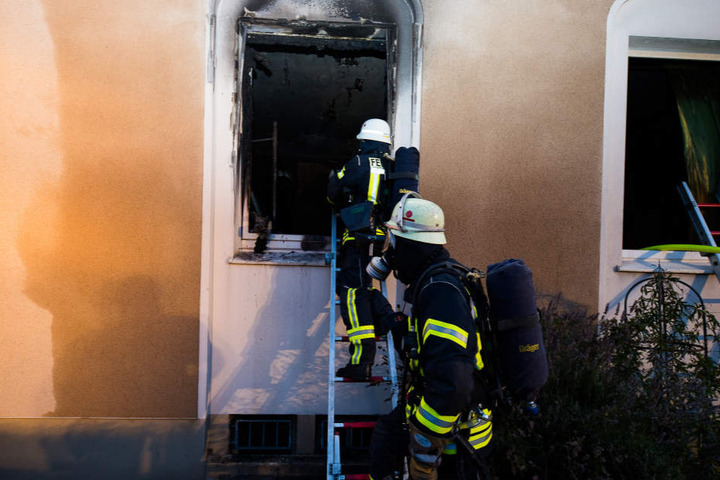 Zwei Menschen wurden bei dem Brand verletzt.