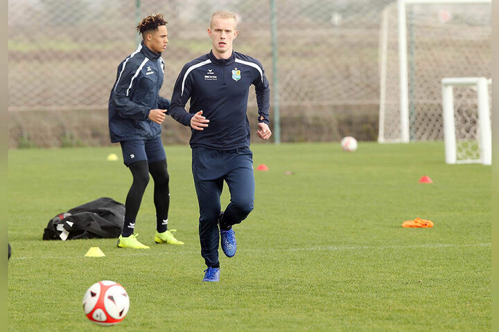 Probetraining in Side: Pelle Hoppe (vorn).