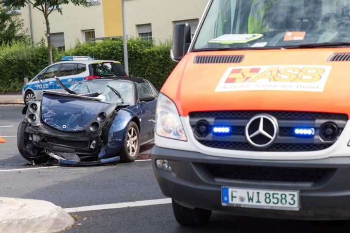 Alle Insassen wurden verletzt und mussten in umliegende Kliniken gebracht werden.