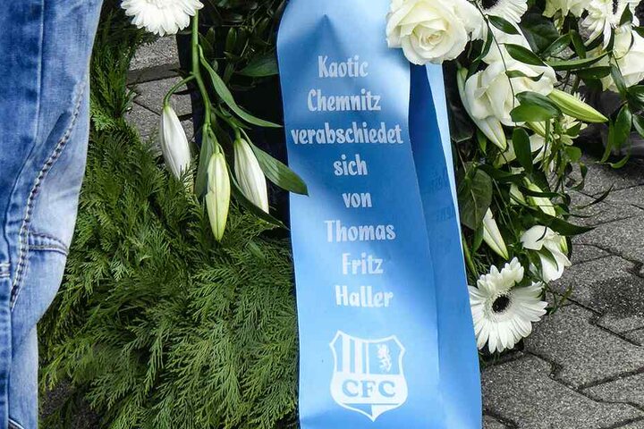 Logo-Missbrauch: Der CFC erstattete Anzeige wegen eines Kranzgebindes.