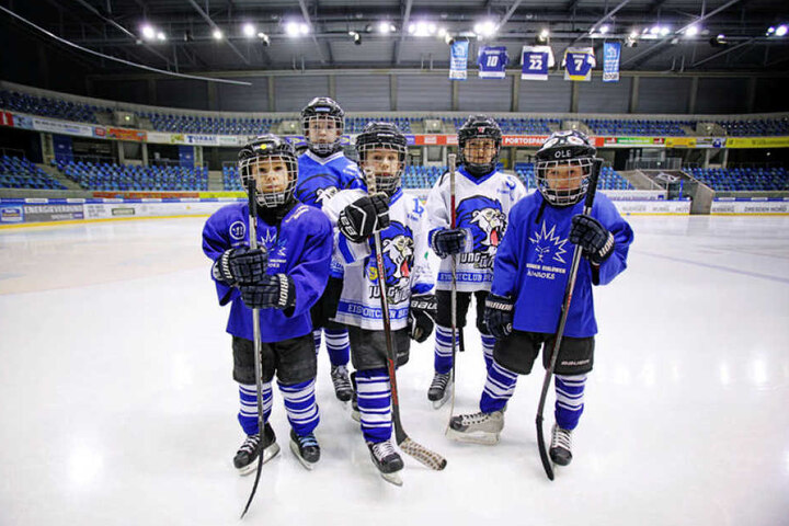 Insgesamt 50 Nachwuchs-Eislöwen besuchen die Sport-Grundschule.