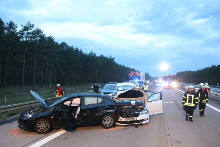 Nach der irren Verfolgungsjagd war die A12 ab Storkow Richtung Fürstenwalde voll gesperrt.