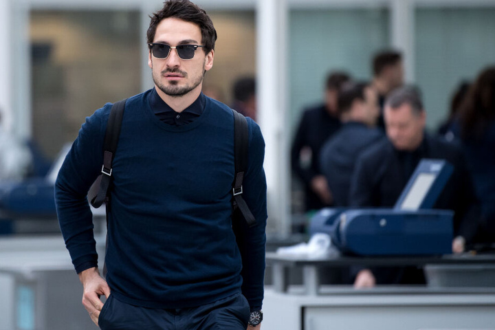 Erst Probleme mit Messi und Co., dann eine unruhige Landung in Dortmund. Für Mats Hummels gab es schon angenehmere Reisen.