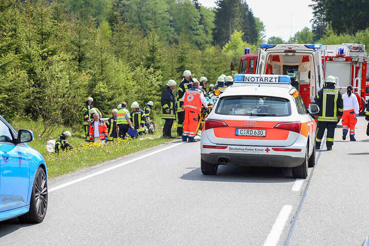 Die Insassen kamen verletzt ins Krankenhaus.
