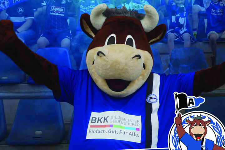Maskottchen Lohmann ist natürlich auch beim Sommerfest.