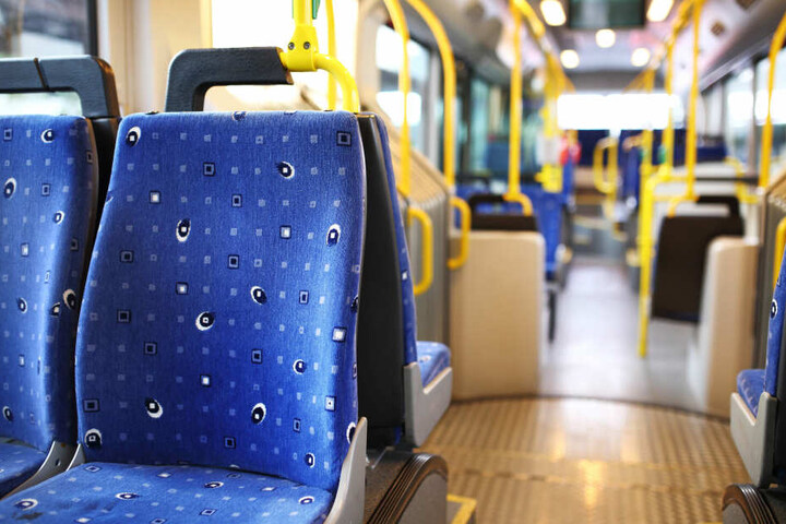 In einem Regiobus kam es zur Attacke. (Symbolbild)