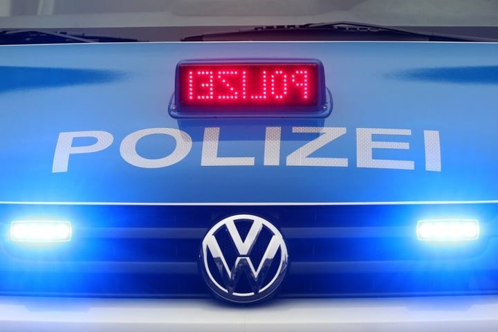Die Polizei ermittelt nun wegen schwerer Brandstiftung. (Symbolbild)