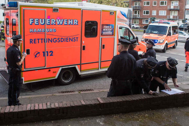 Rettungskräfte und Polizei waren zahlreich vor Ort.