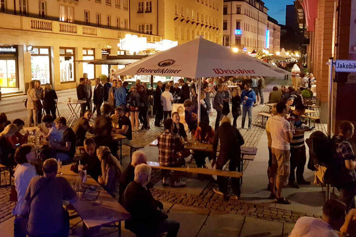 So viel Durst! Tausende zog es seit Donnerstag zum Brauereimarkt in die Chemnitzer City.
