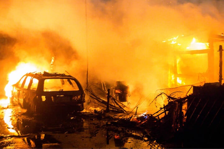 Ein Großbrand in Heidesheim-Uhlerborn beschäftigte die Feuerwehr.
