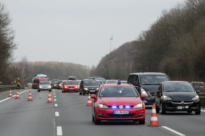 Die A2 musste teilweise gesperrt werden.