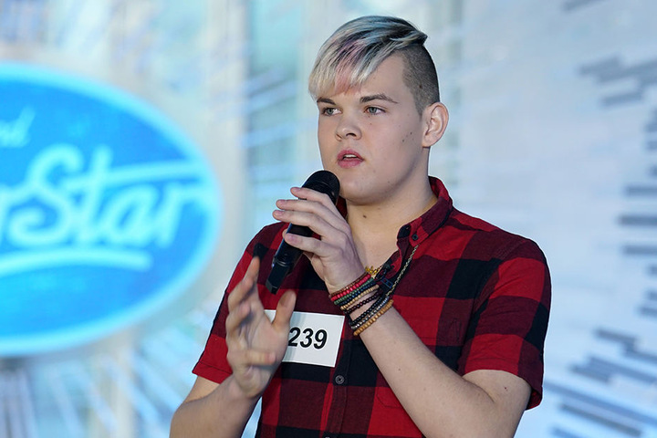 Mit seinen "sehr speziellen" Gesangskünsten möchte Tim Haßstedt (18) die Jury überzeugen.