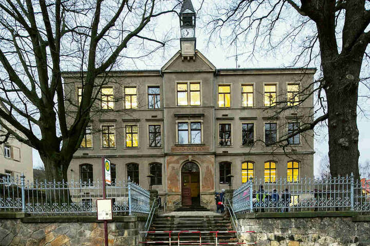 Die Ausweich-Schule im Freitaler Ortsteil Kleinnaundorf.