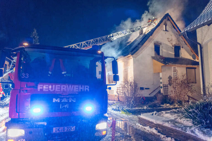Die Löscharbeiten wurden durch die Photovoltaikanlage erschwert.